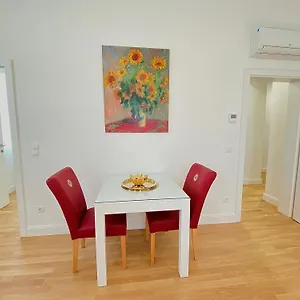 rezervați aici